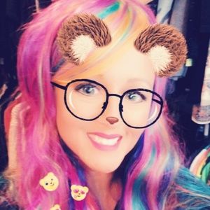 Meet your Posher, Hollie